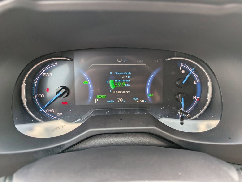 Used 2025 Toyota RAV4 XLE Premium image 18