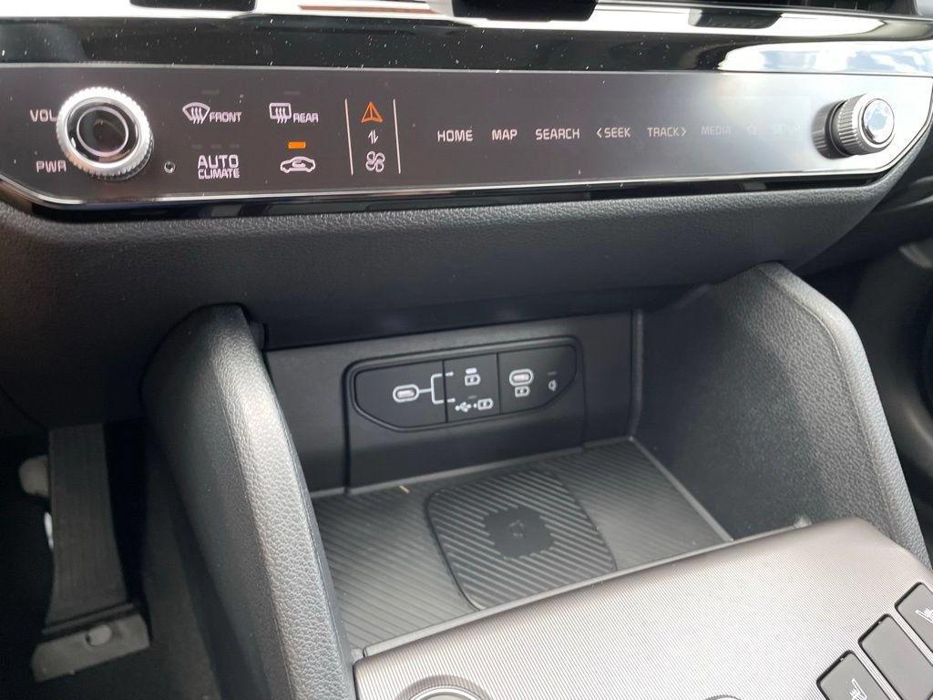 New 2026 Kia Sportage EX w/ EX Panorama Roof Package FWD image 19