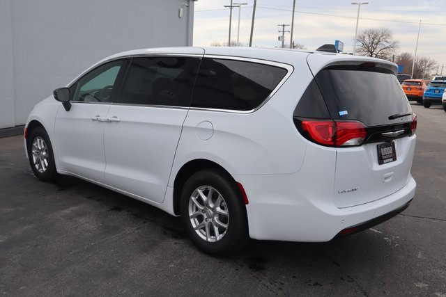 New 2026 Chrysler Voyager LX image 20