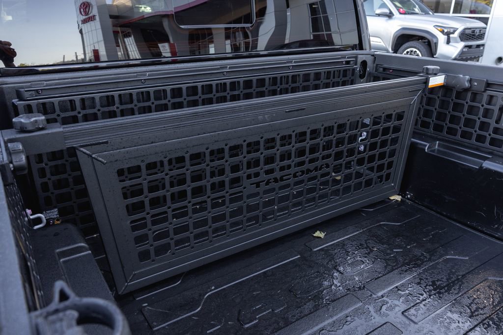 Used 2025 Toyota Tacoma TRD Pro AWD/4WD image 9