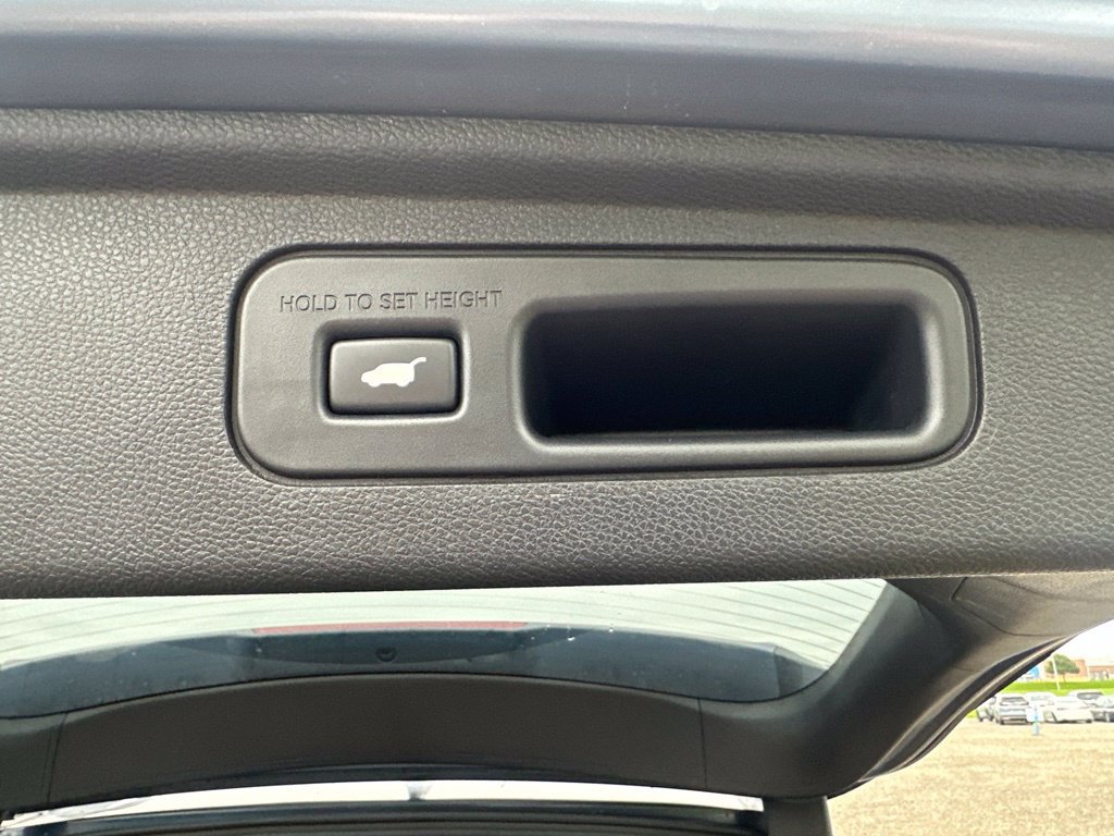 Used 2025 Honda Odyssey Elite image 12