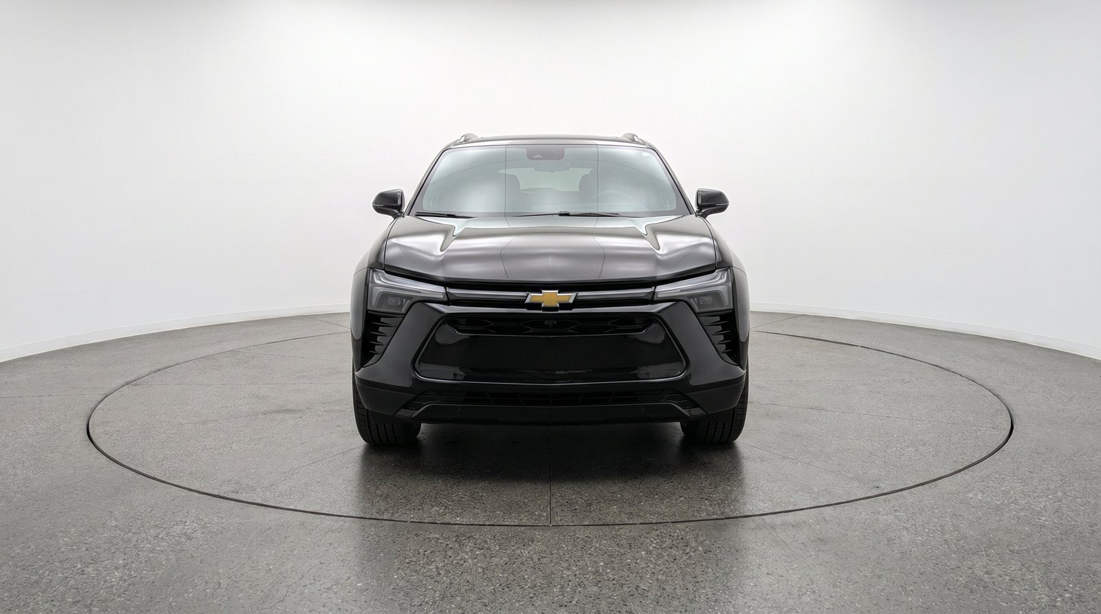 Used 2025 Chevrolet Blazer LT FWD image 2