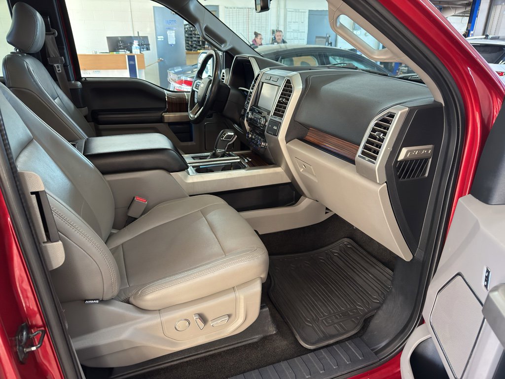 Used 2015 Ford F150 Lariat image 28