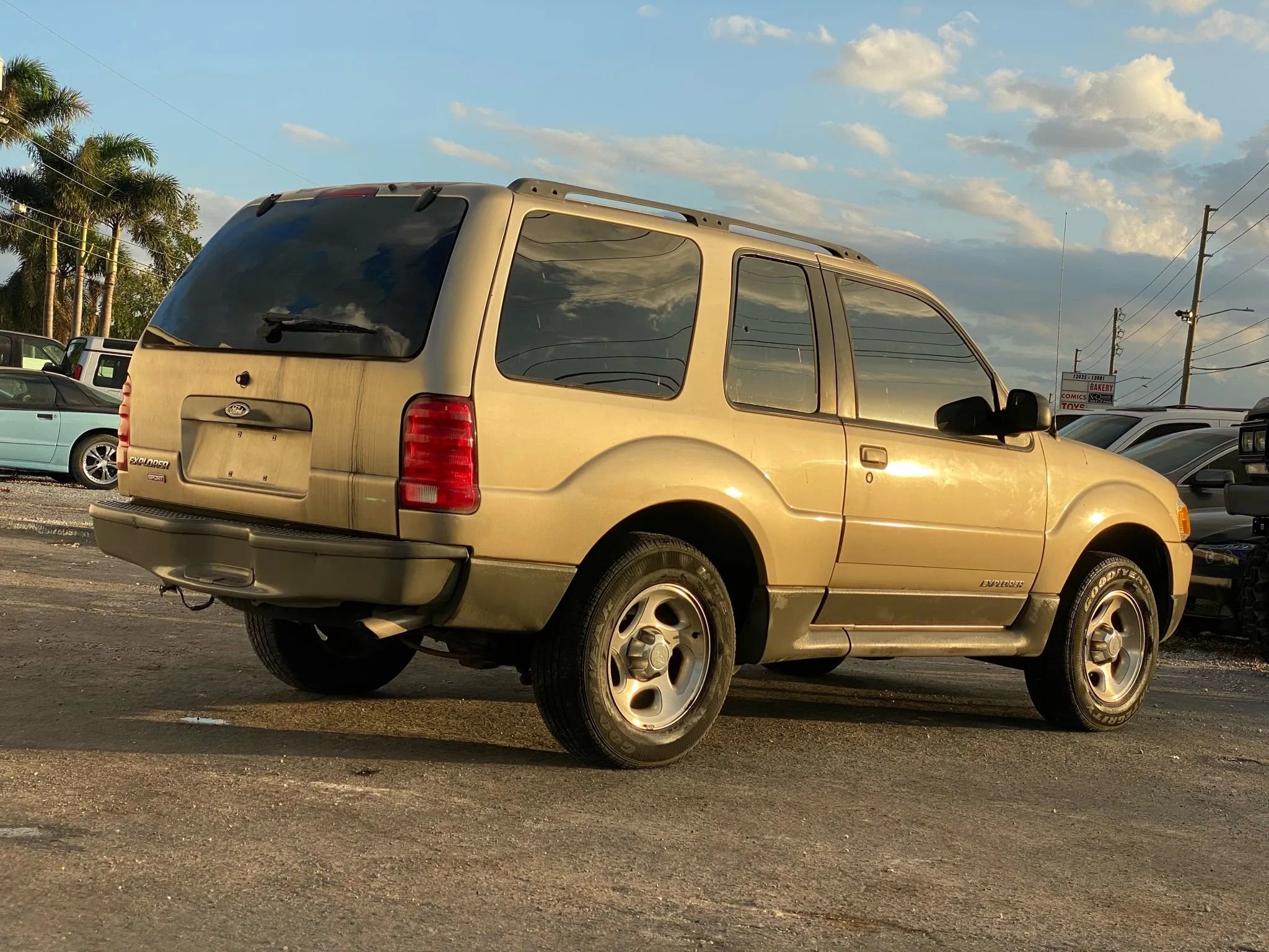 Used 2001 Ford Explorer Sport image 4