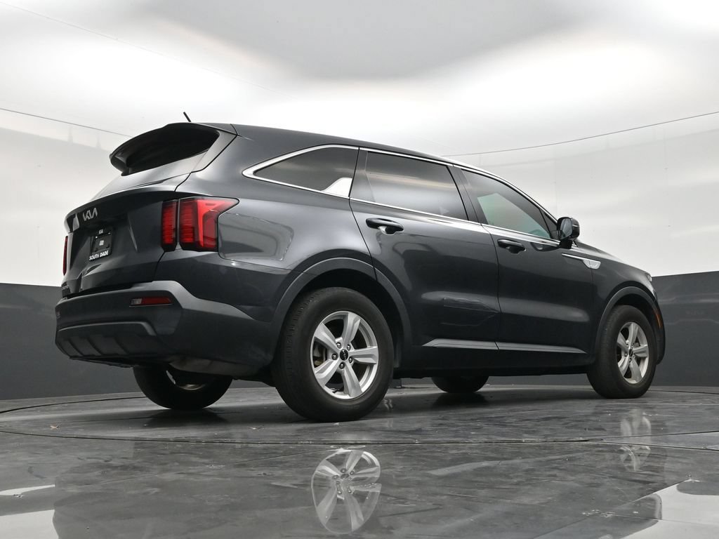 Used 2023 Kia Sorento LX FWD image 24