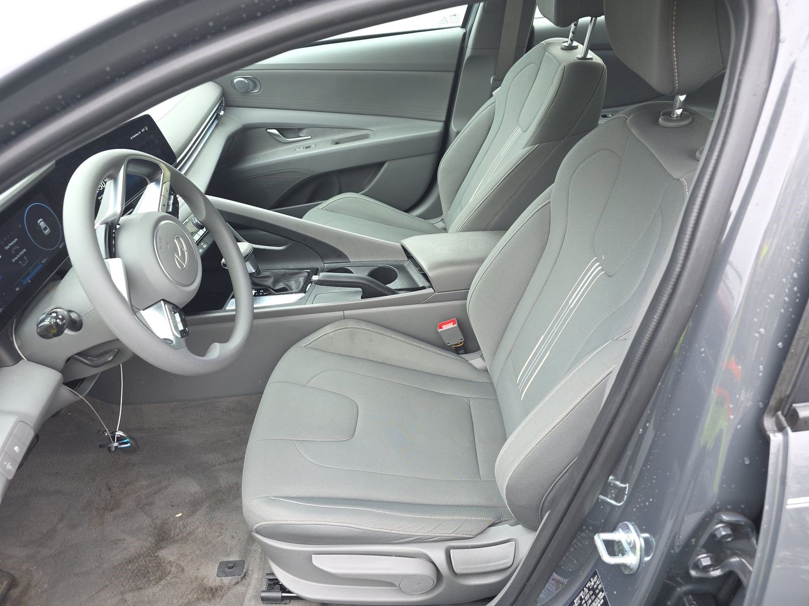 Used 2024 Hyundai Elantra SEL image 4