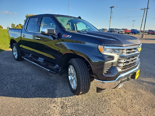 Used 2023 Chevrolet Silverado 1500 LTZ w/ LTZ Premium Package AWD/4WD image 7