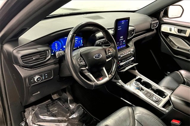 Used 2020 Ford Explorer ST w/ Premium Technology Package image 17