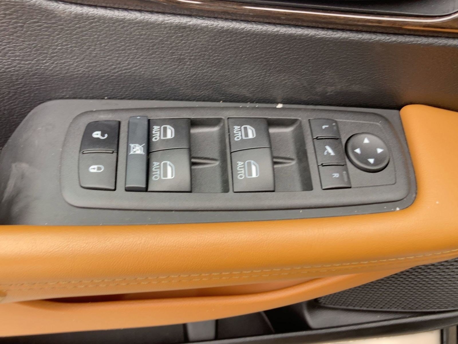 Used 2022 Chrysler Pacifica Pinnacle image 12