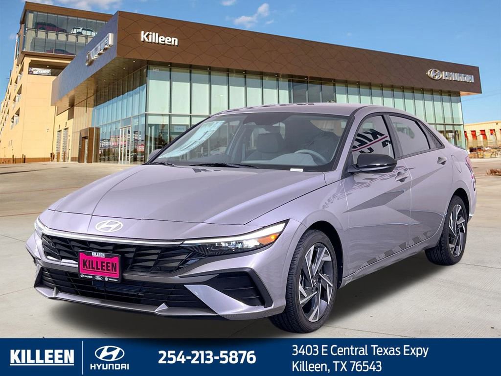 Used 2025 Hyundai Elantra Sport image 4