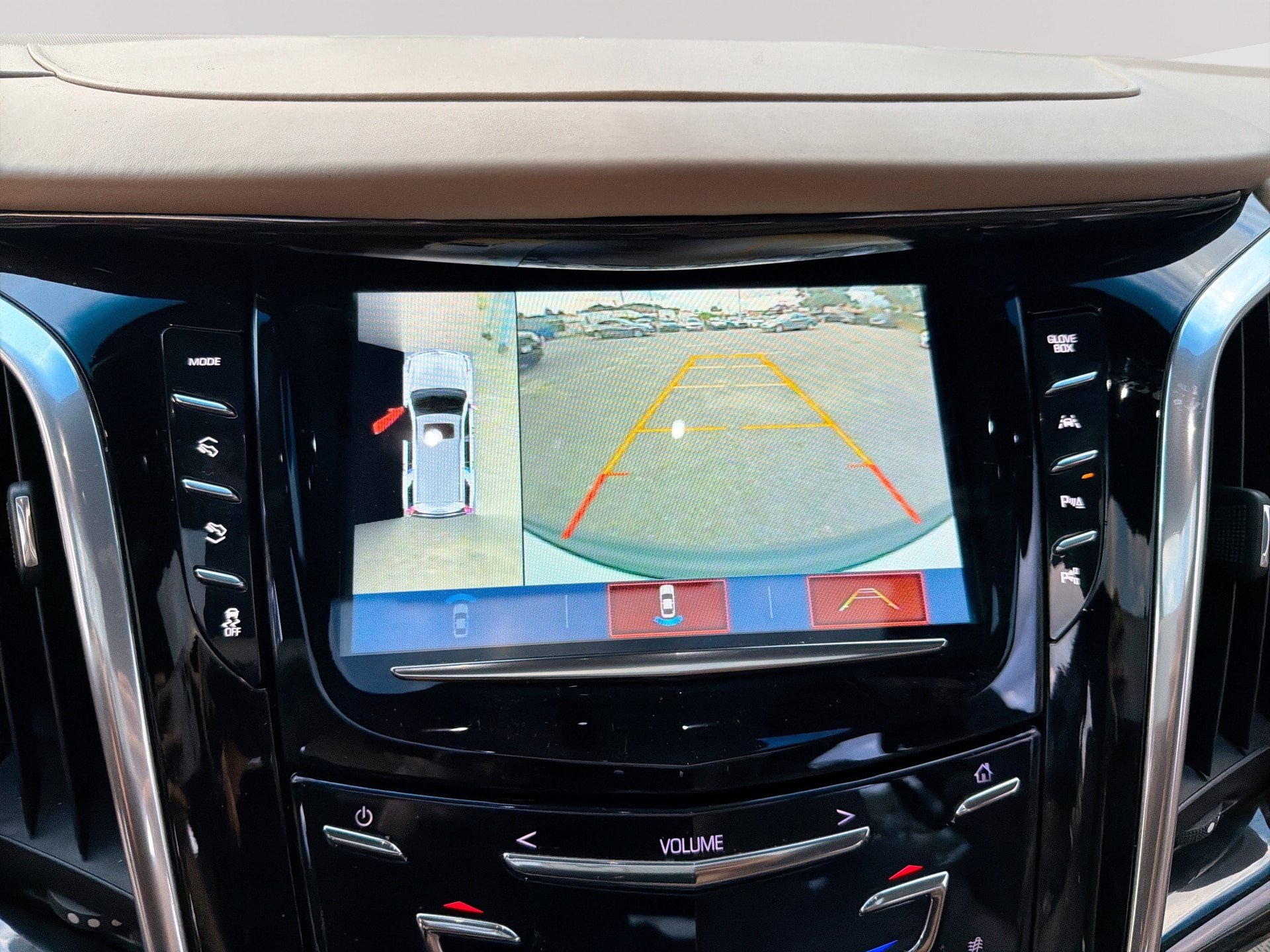 Used 2018 Cadillac Escalade ESV Platinum AWD/4WD image 24