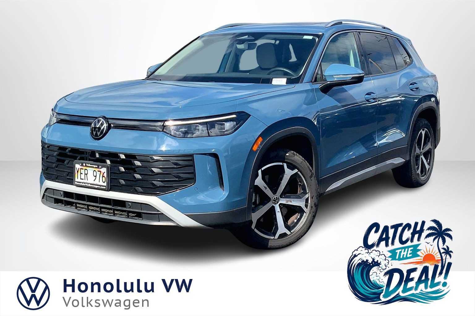 Certified 2025 Volkswagen Tiguan SE AWD/4WD image 1