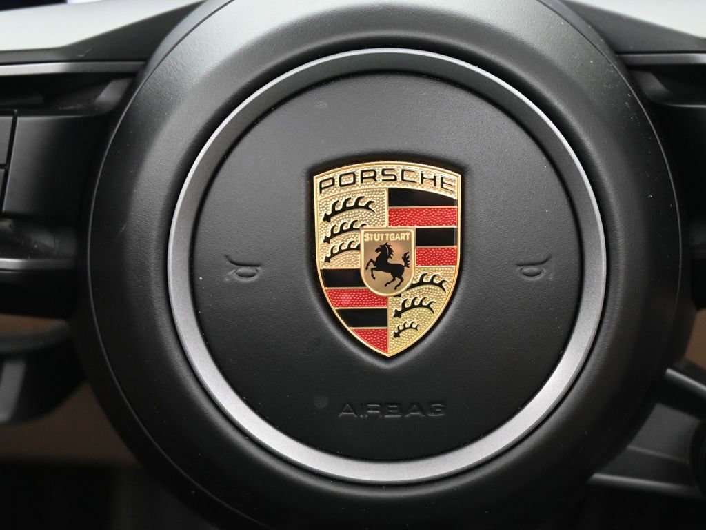 Used 2022 Porsche 911 Carrera image 25