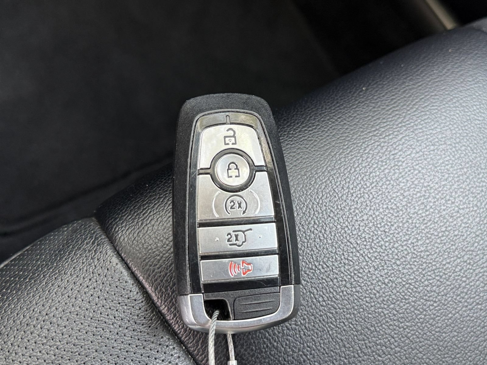 Used 2022 Ford Edge Titanium w/ Equipment Group 301A AWD/4WD image 17