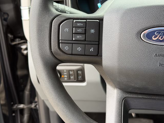 Used 2025 Ford F250 XLT w/ Black Appearance Package AWD/4WD image 11