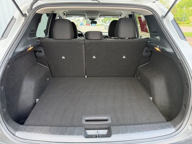 Certified 2025 Nissan Kicks SV w/ Charging Package FWD image 31