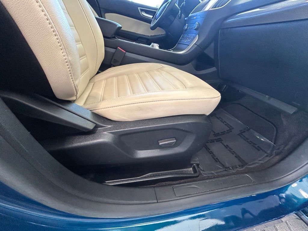 Used 2020 Ford Edge SEL w/ Cold Weather Package FWD image 24