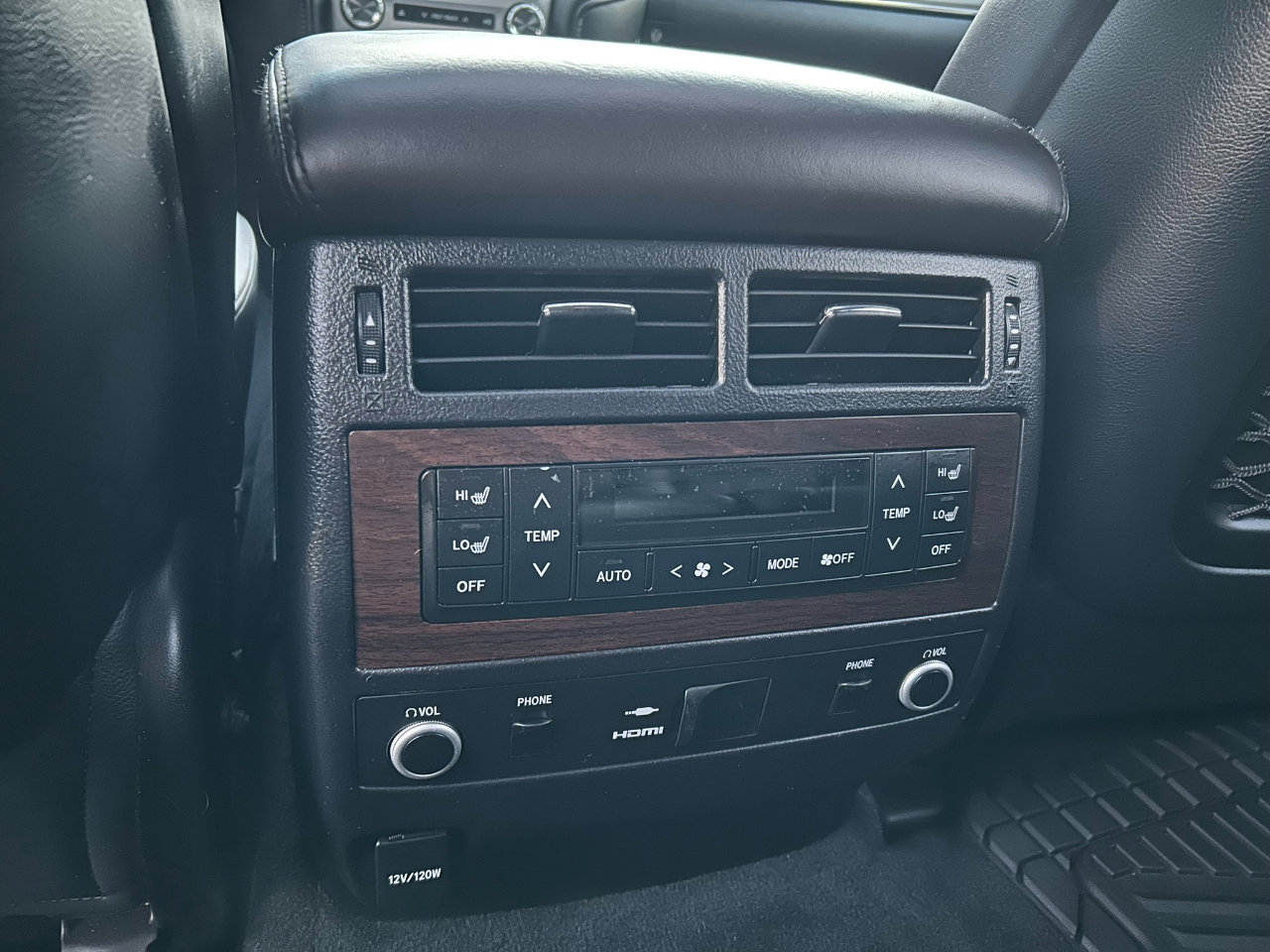 Used 2016 Toyota Land Cruiser image 18