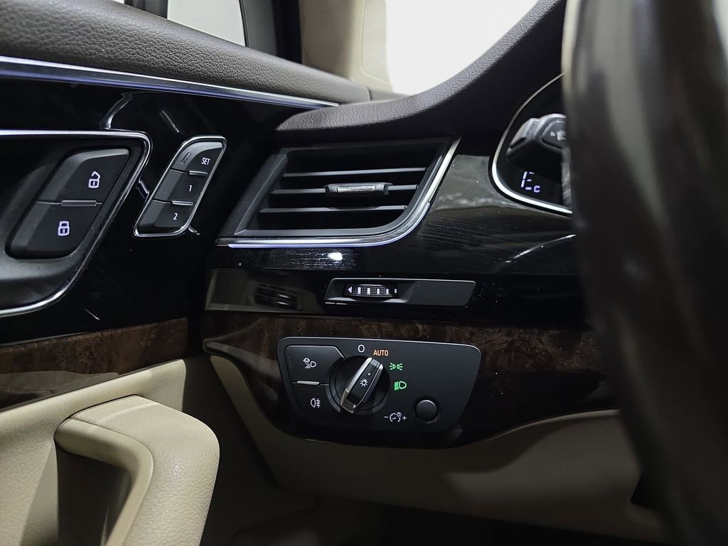 Used 2018 Audi Q7 3.0T Premium Plus AWD/4WD image 27