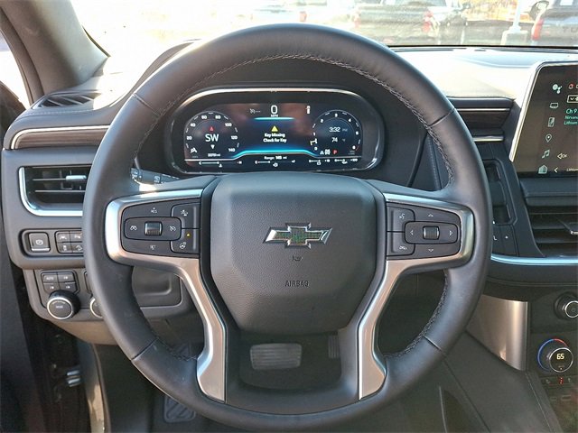Used 2024 Chevrolet Suburban Z71 w/ Luxury Package image 15