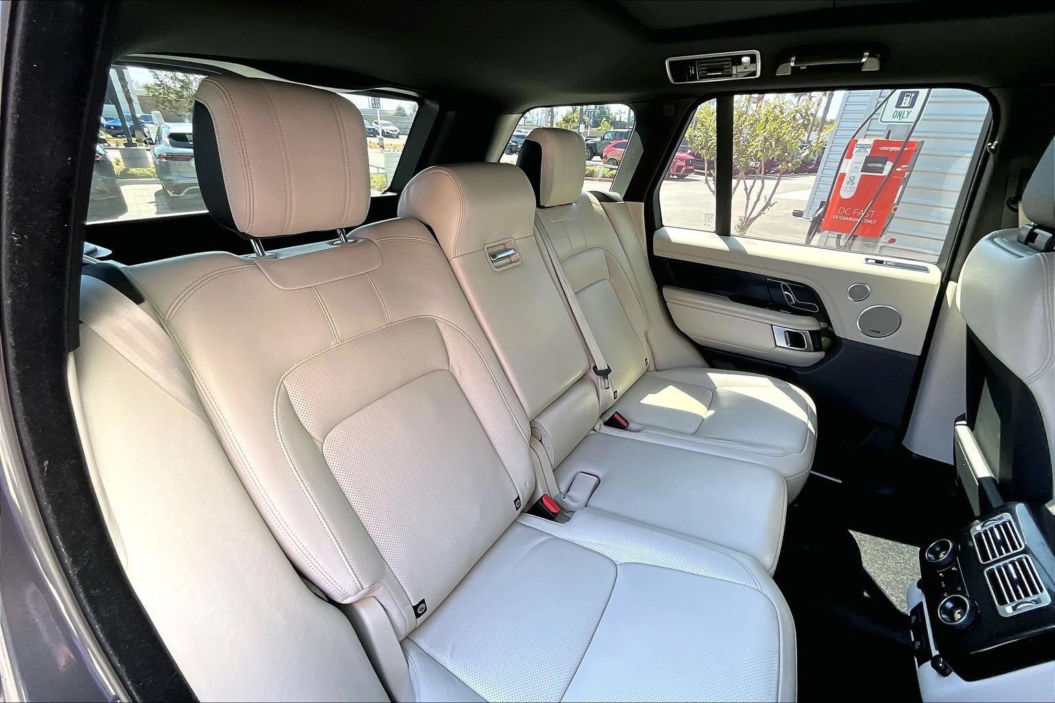 Used 2022 Land Rover Range Rover Westminster Edition AWD/4WD image 27