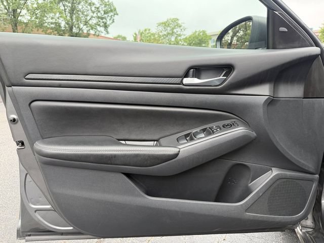 Used 2025 Nissan Altima 2.5 SV FWD image 11