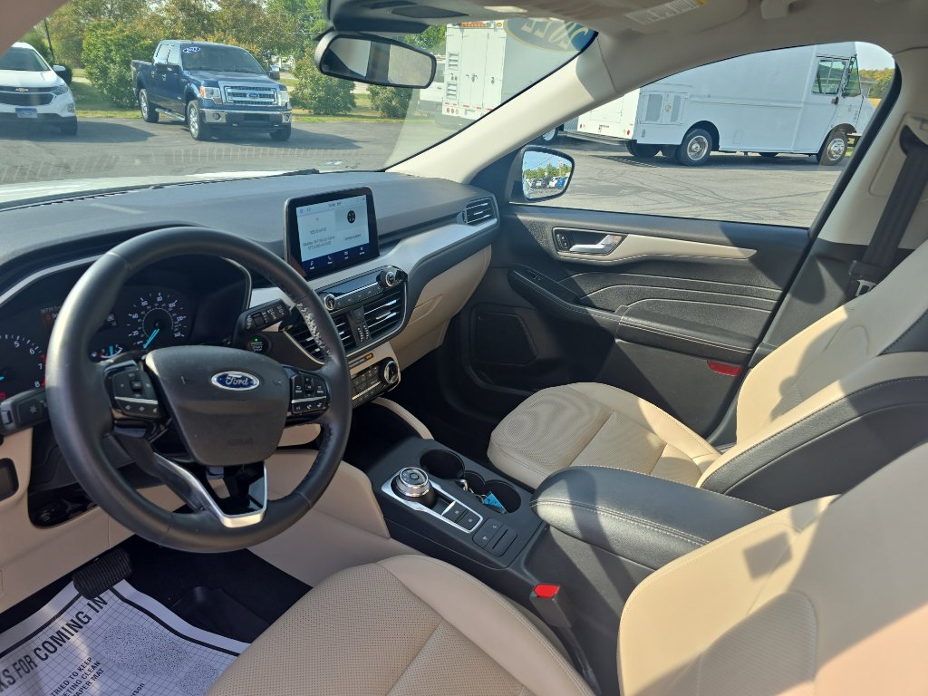 Used 2022 Ford Escape SEL image 12