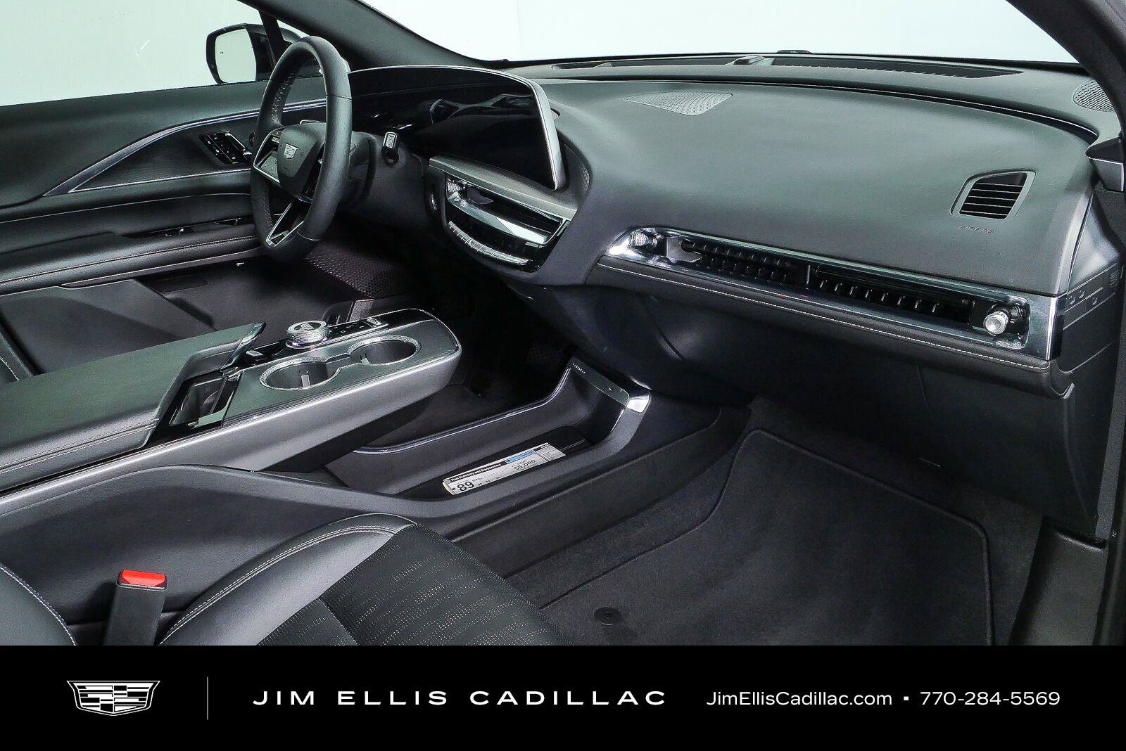 Used 2025 Cadillac Lyriq Luxury AWD/4WD image 21