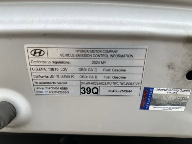Used 2024 Hyundai Venue SEL FWD image 32