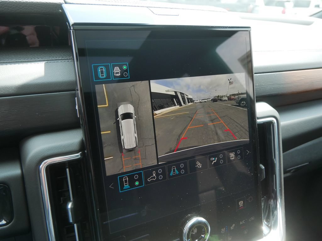 New 2026 GMC Yukon XL Denali AWD/4WD image 16