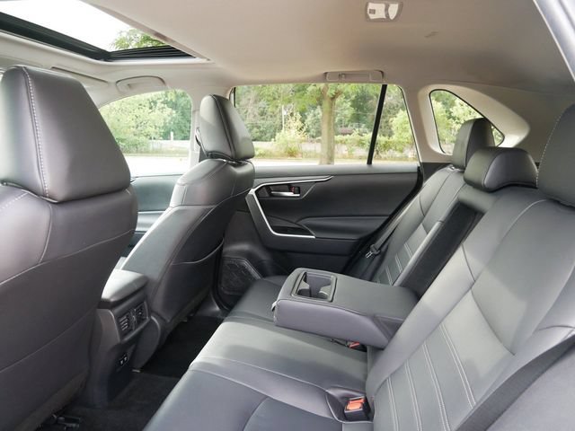 Used 2021 Toyota RAV4 XLE Premium AWD/4WD image 9