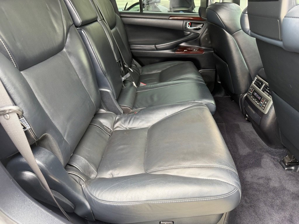Used 2013 Lexus LX 570 4WD w/ Luxury Pkg image 15
