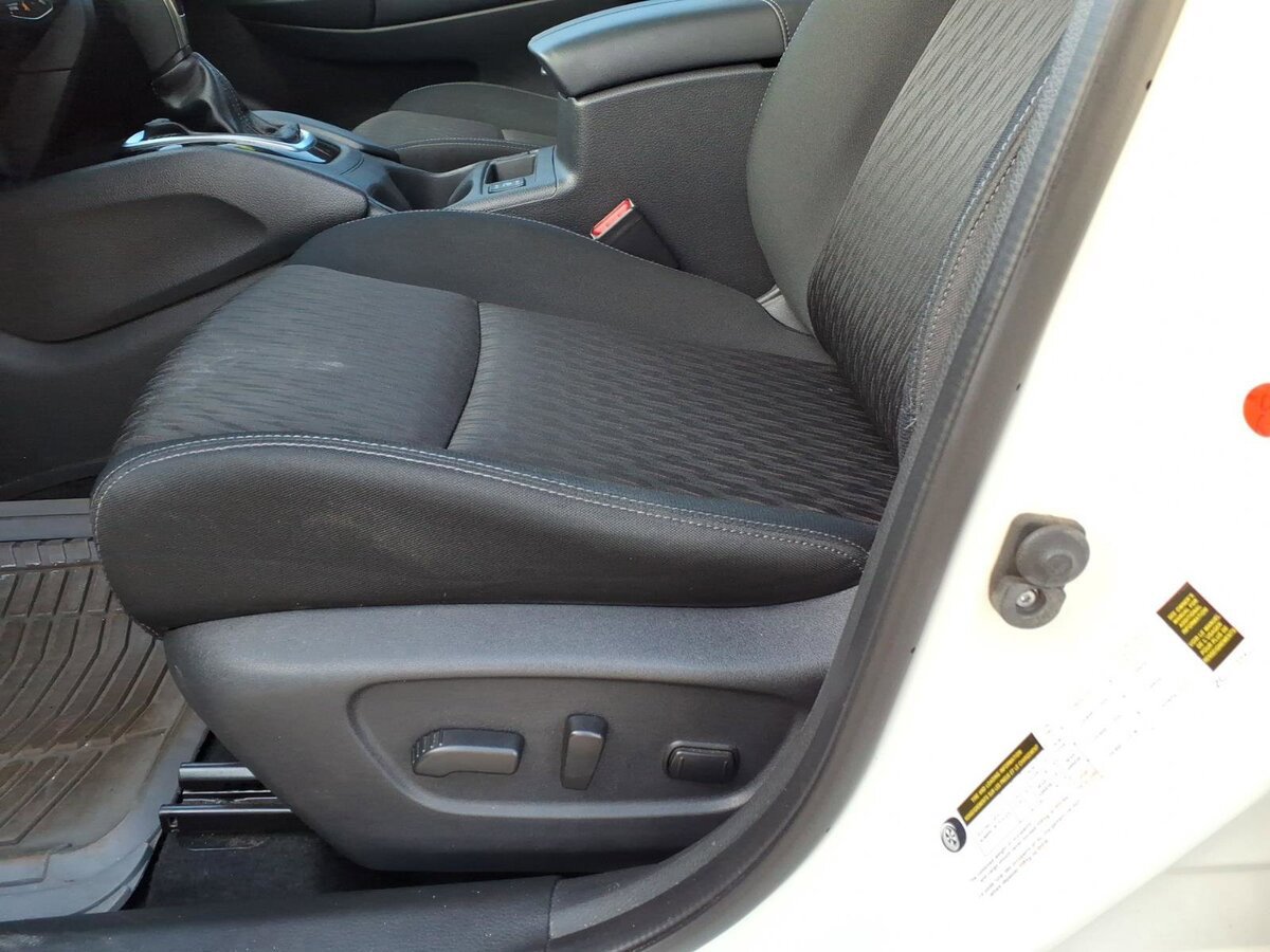 Certified 2017 Nissan Rogue SV AWD/4WD image 19