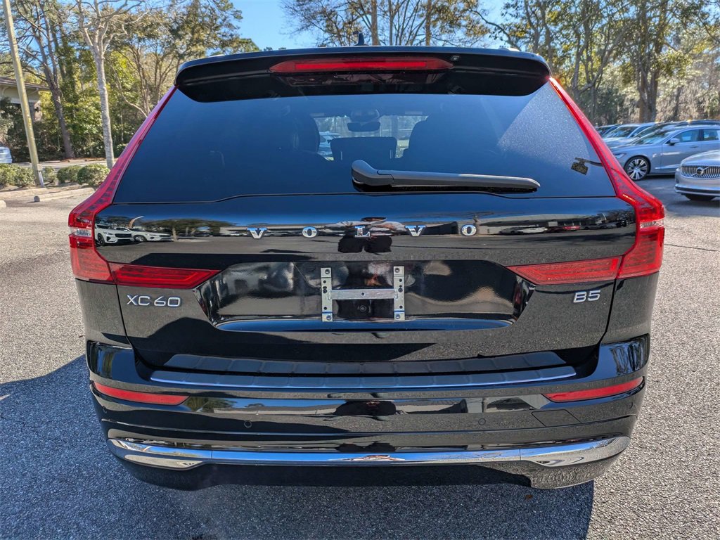 Certified 2023 Volvo XC60 B5 Ultimate w/ Protection Package Premier image 5