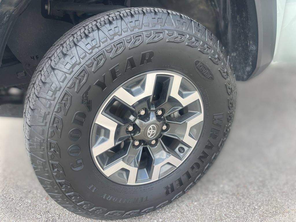 Used 2023 Toyota Tacoma TRD Off-Road AWD/4WD image 10