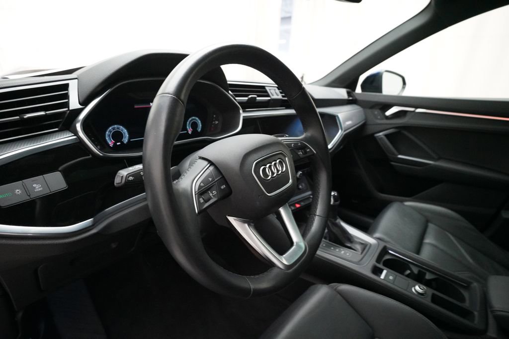 Used 2023 Audi Q3 2.0T Premium Plus w/ Premium Plus Package image 8