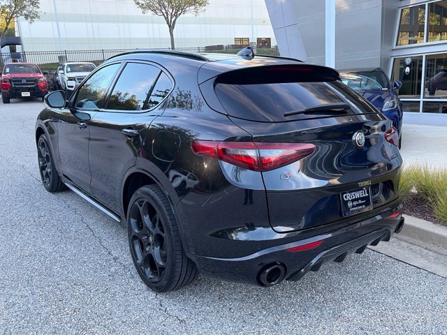 Used 2023 Alfa Romeo Stelvio Estrema AWD/4WD image 7