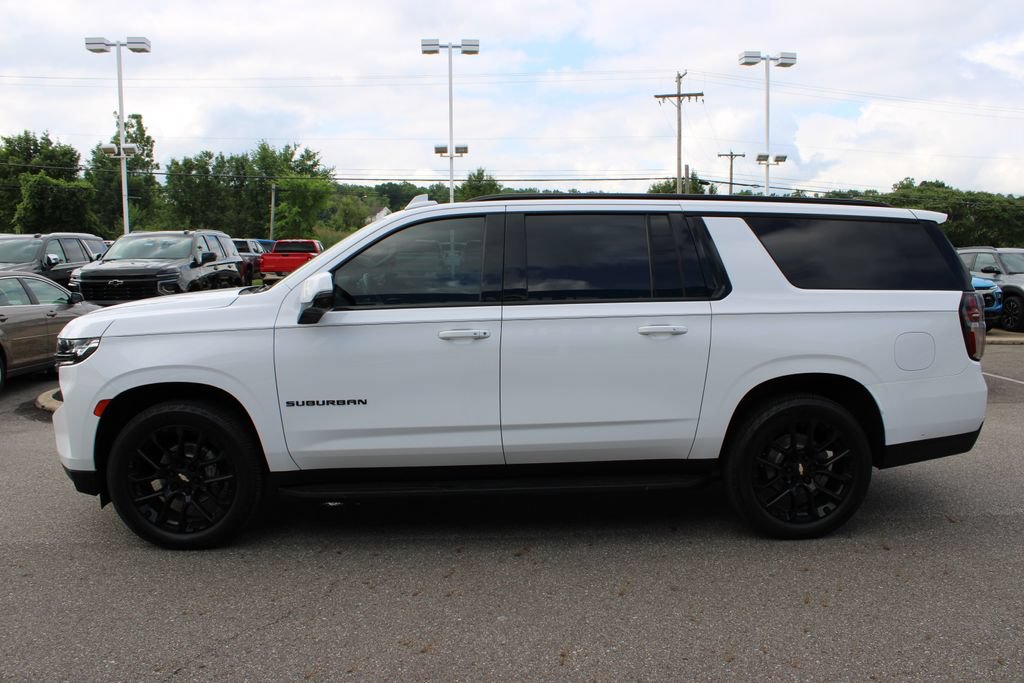 Used 2022 Chevrolet Suburban RST w/ Luxury Package AWD/4WD image 30