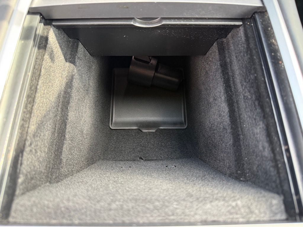 Used 2022 Tesla Model Y Long Range AWD/4WD image 26