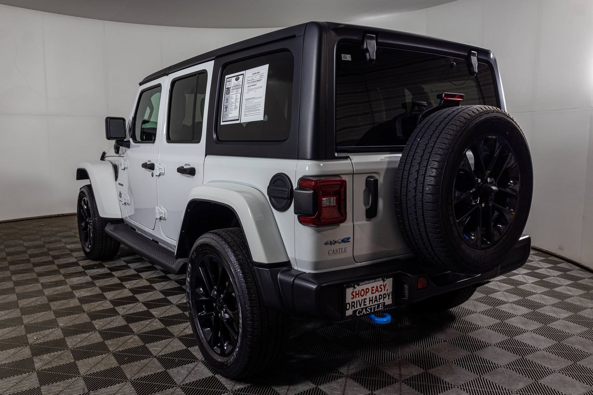 Used 2023 Jeep Wrangler Unlimited Sahara w/ Cold Weather Group AWD/4WD image 19