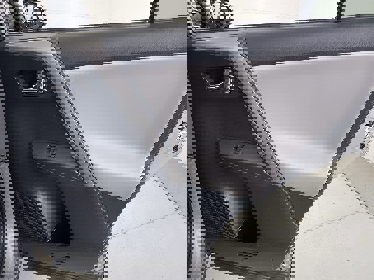 Used 2018 Toyota RAV4 XLE image 23