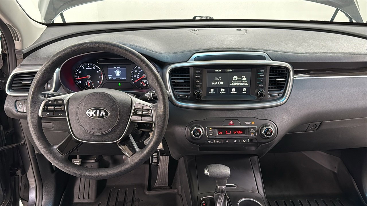Used 2019 Kia Sorento LX image 9