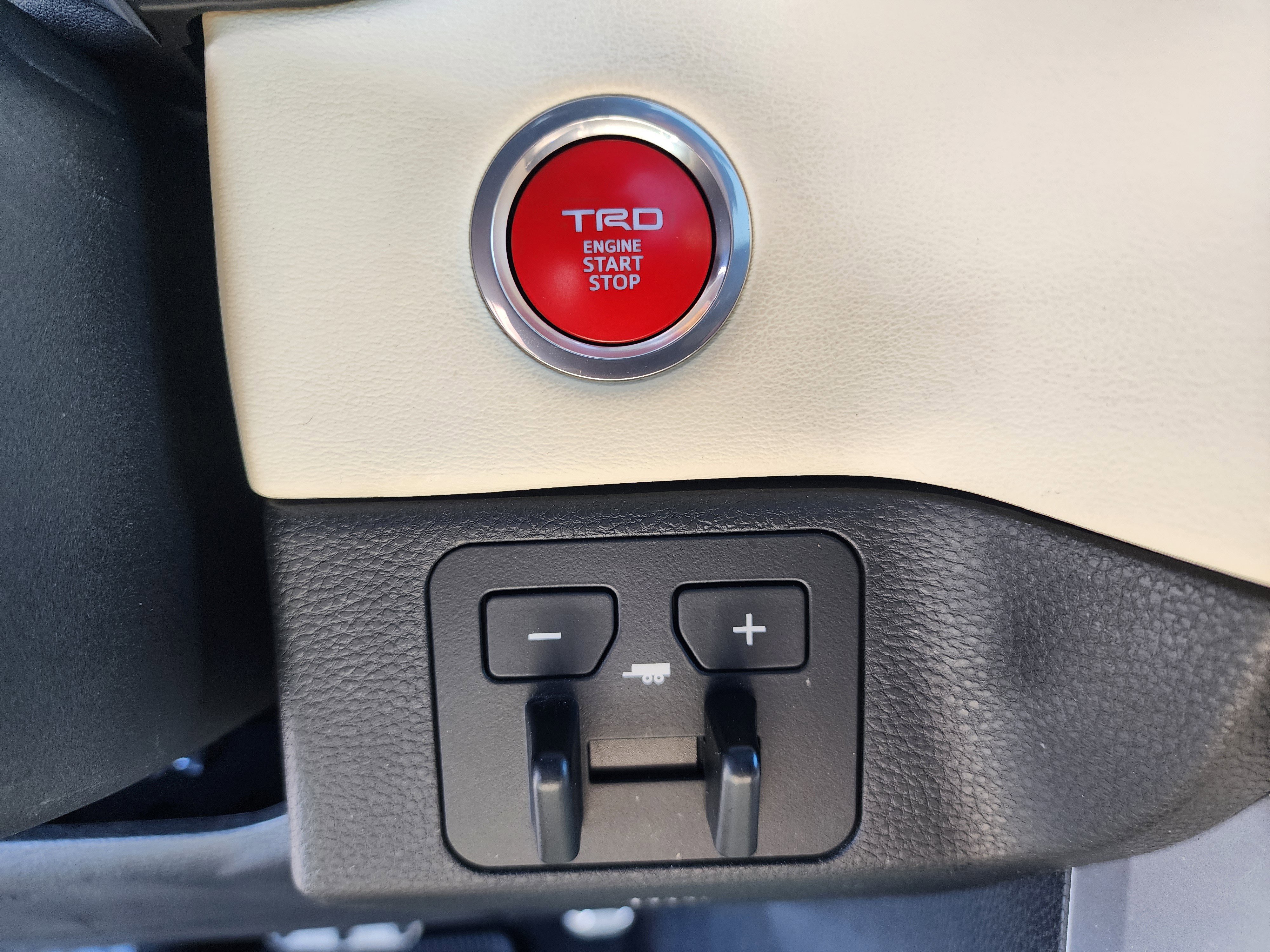 Used 2023 Toyota Tundra 1794 Edition image 32