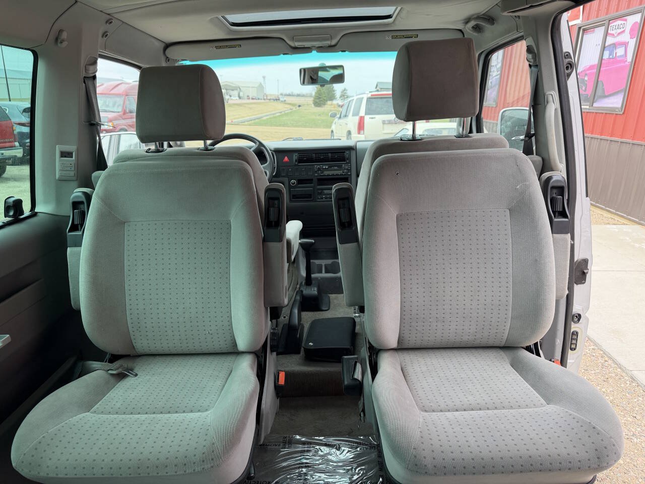 Used 2003 Volkswagen Eurovan MV FWD image 11