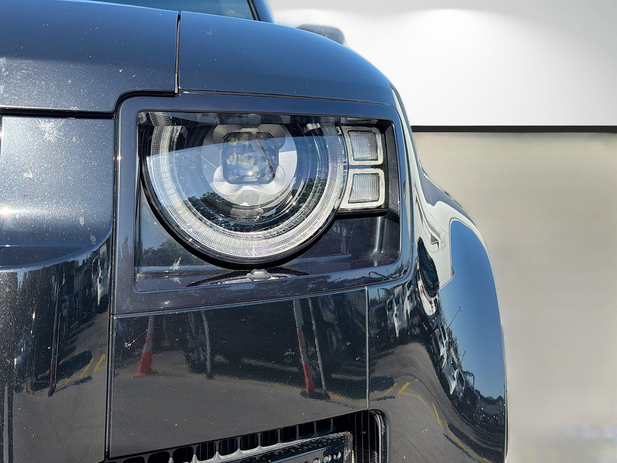 Used 2023 Land Rover Defender 90 V8 AWD/4WD image 9