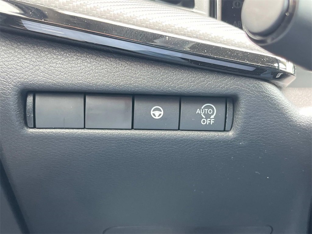 New 2025 Nissan Kicks SR image 29