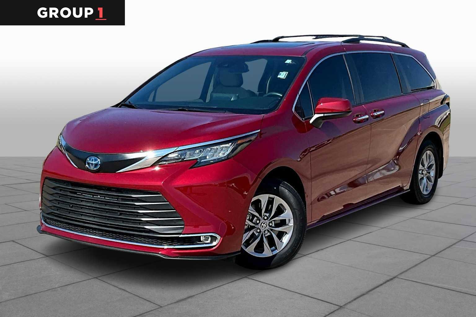 Used 2022 Toyota Sienna XLE