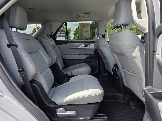 Certified 2026 Ford Explorer Active w/ Active Comfort Package RWD image 30