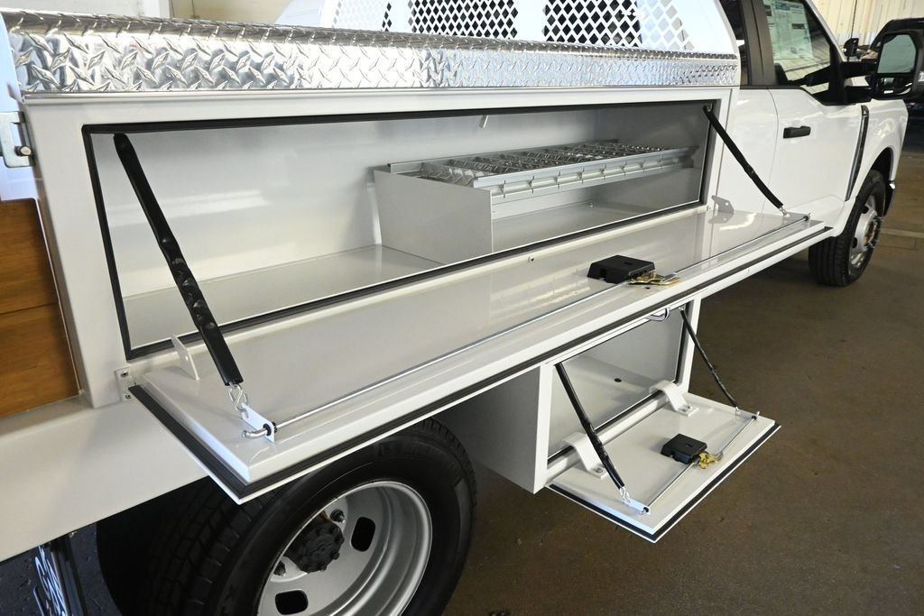 New 2026 Ford F350 XL w/ XL Chrome Package RWD image 29
