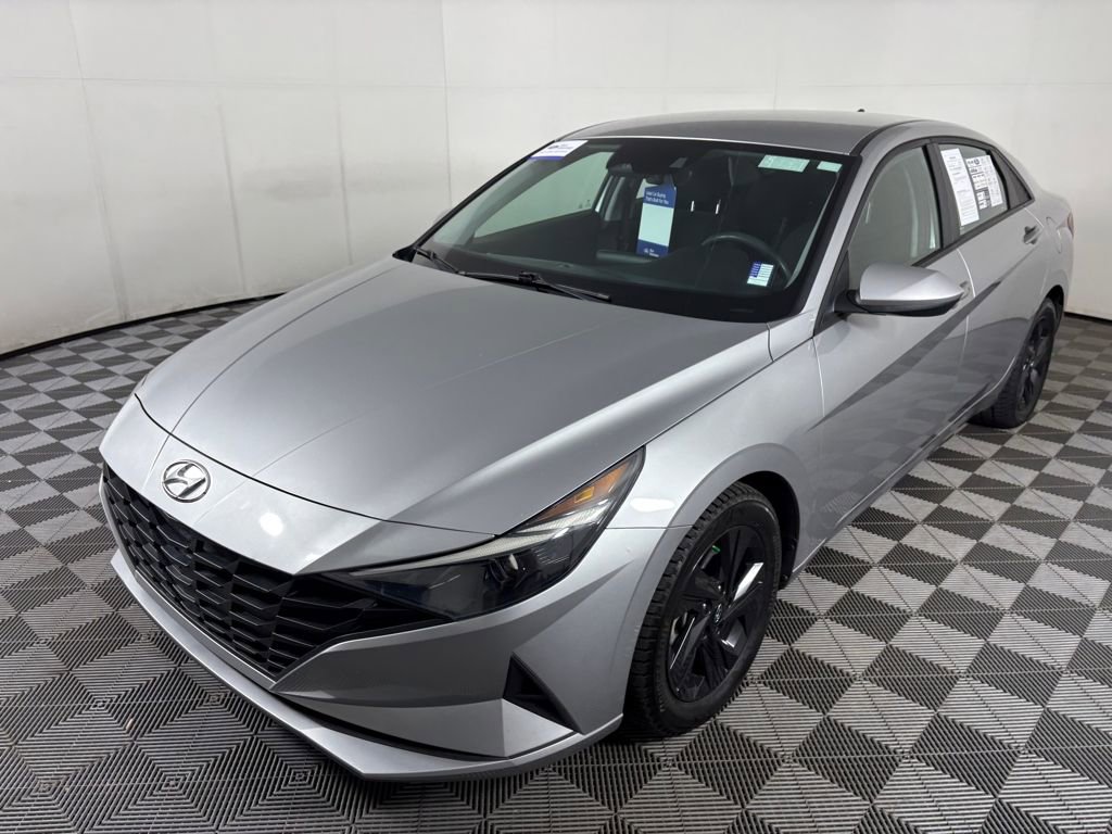 Used 2021 Hyundai Elantra SEL image 3
